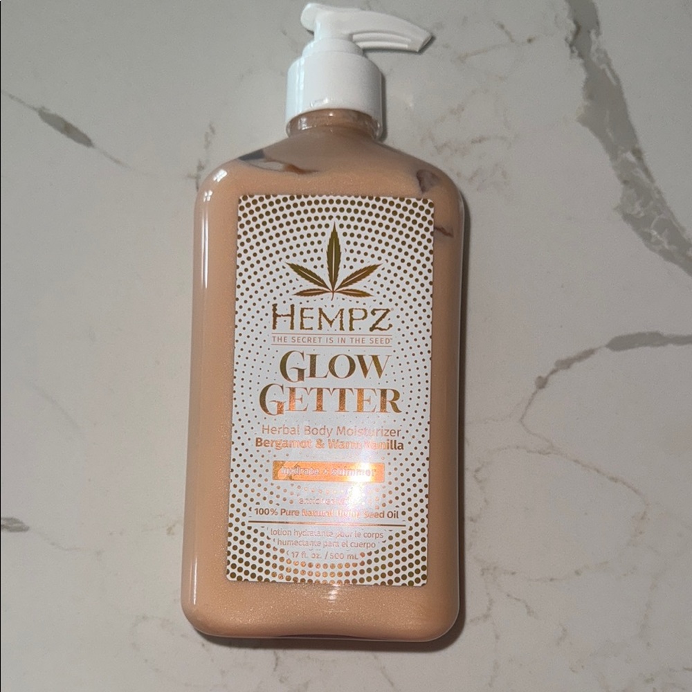 Hempz Glow Getter Herbal Body Moisturizer - Tan lotion